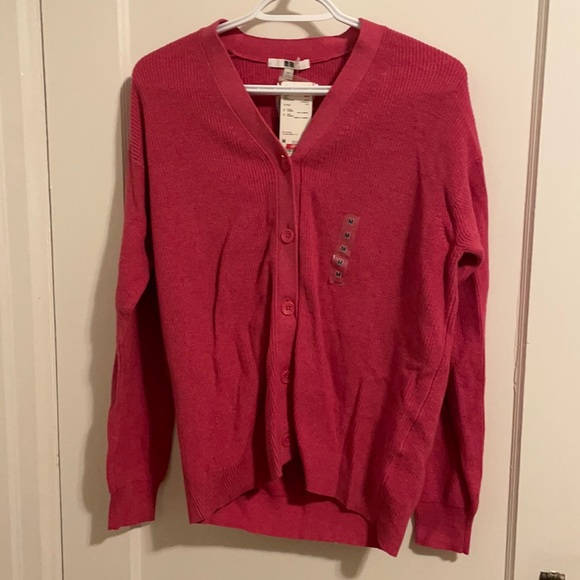 pink cardigan from uniqlo, never worn, size M - Picture 1 of 2